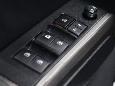 Used 2020 Toyota Tacoma SR5 image 15