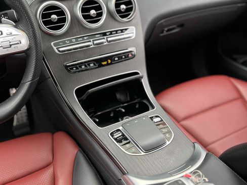 Used 2022 Mercedes-Benz GLC 300 4MATIC w/ AMG Line image 33