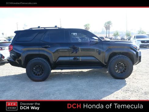 Used 2025 Toyota 4Runner TRD Off-Road Premium AWD/4WD image 5