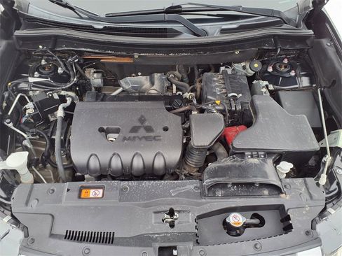 Used 2019 Mitsubishi Outlander FWD image 33
