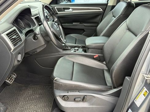 Used 2018 Volkswagen Atlas SEL w/ R-Line Package AWD/4WD image 13