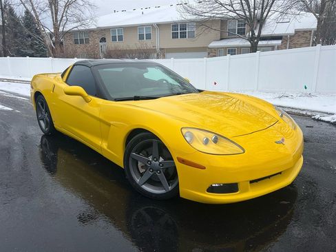 Used 2006 Chevrolet Corvette Coupe w/ Preferred Equipment Group image 3