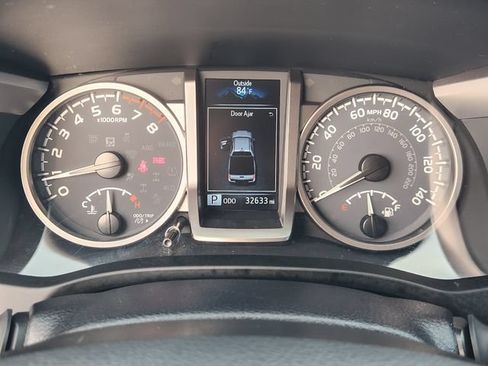 Used 2023 Toyota Tacoma SR5 RWD image 15