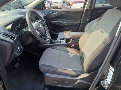 Used 2017 Ford Escape SE w/ Equipment Group 201A AWD/4WD image 14
