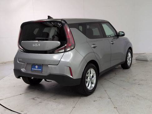 Used 2023 Kia Soul LX w/ LX Technology Package FWD image 6