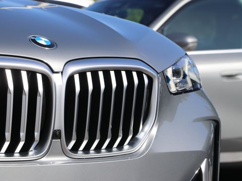 Certified 2026 BMW X5 sDrive40i w/ Climate Comfort Package RWD image 6
