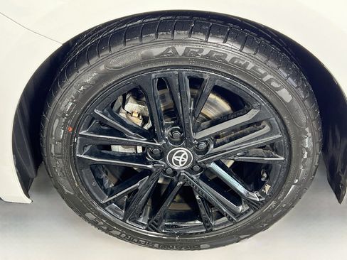 Used 2025 Toyota Camry SE w/ Convenience Package FWD image 24