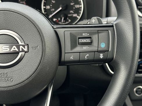 Used 2023 Nissan Rogue SV image 7