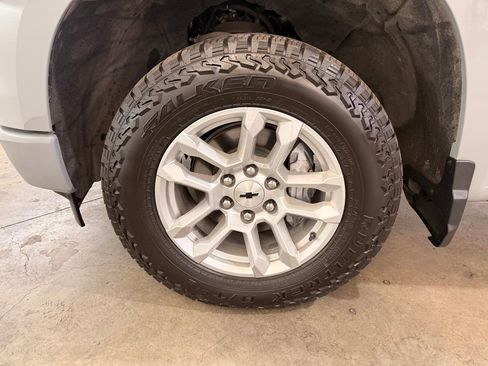 Used 2024 Chevrolet Silverado 1500 RST w/ Z71 Off-Road Package AWD/4WD image 14