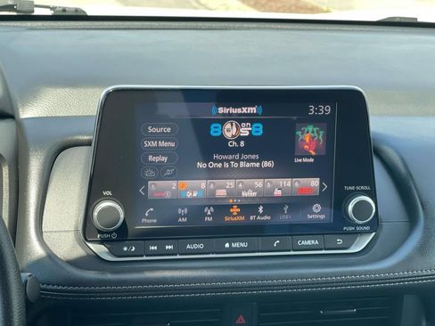 Used 2024 Nissan Rogue S AWD/4WD image 19