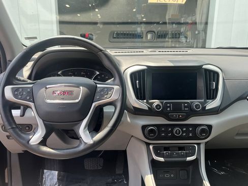 Used 2024 GMC Terrain SLT FWD image 13
