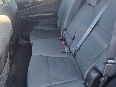 Used 2020 Kia Sorento FWD V6 image 8