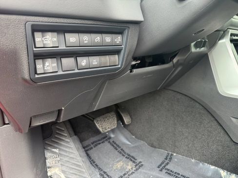 Used 2025 Toyota Tundra Platinum AWD/4WD image 23
