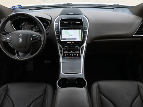 Used 2017 Lincoln MKX Reserve w/ Driver Assistance Package image 7