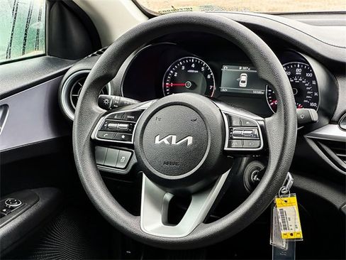 Used 2024 Kia Forte LXS image 27