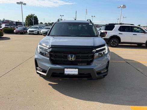 Certified 2024 Honda Ridgeline Black Edition image 7