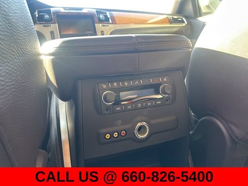 Used 2011 Cadillac Escalade Platinum AWD/4WD image 14