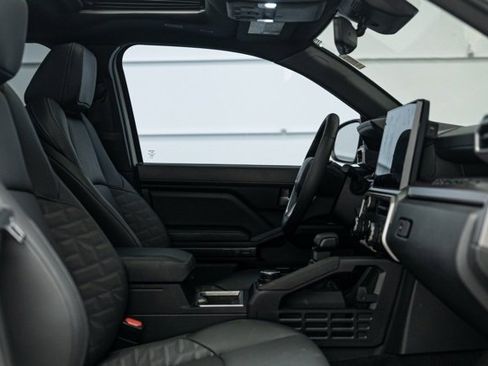 Used 2024 Toyota Tacoma TRD Sport image 13