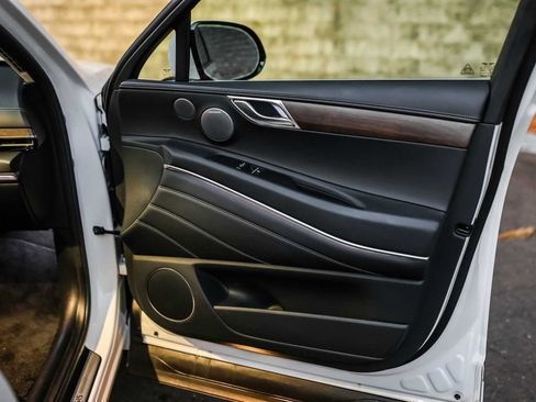 Used 2025 Genesis GV80 3.5T Advanced image 13