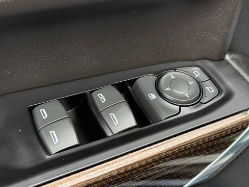 Used 2019 Chevrolet Silverado 1500 LT w/ All-Star Edition AWD/4WD image 12