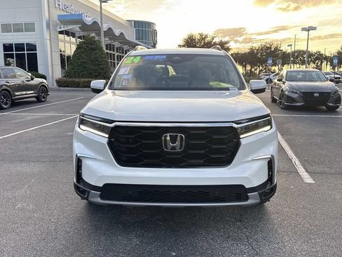 Certified 2024 Honda Pilot Touring image 9