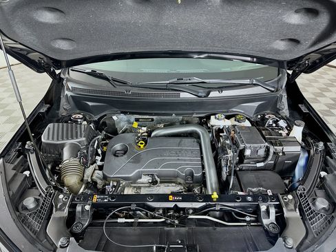 Used 2024 GMC Terrain SLT image 33