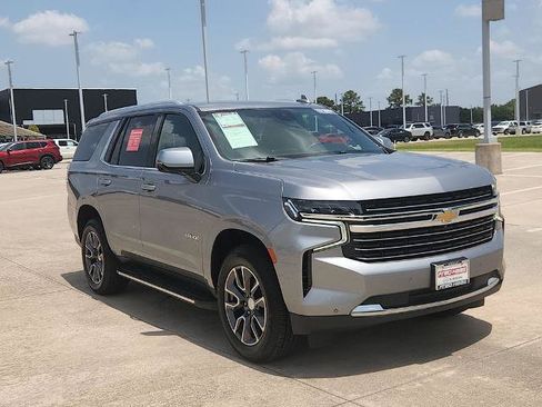 Used 2023 Chevrolet Tahoe LT w/ Luxury Package AWD/4WD image 3