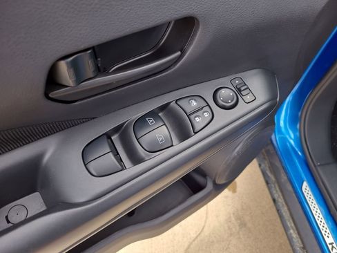 Certified 2025 Nissan Kicks Play S image 17