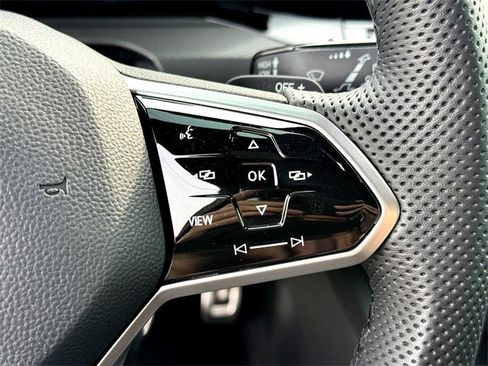 Certified 2022 Volkswagen GTI SE image 15