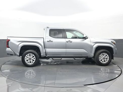 Used 2025 Toyota Tacoma SR5 RWD image 2