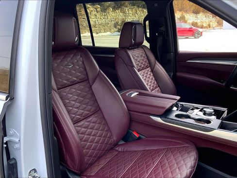 Certified 2026 Cadillac Escalade ESV Luxury w/ Touring Package image 7