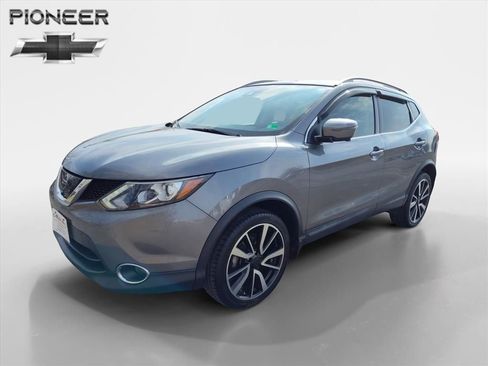 Used 2017 Nissan Rogue Sport SL w/ SL Premium Package image 1