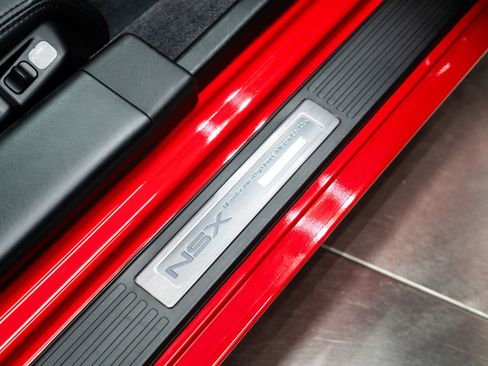 Used 2005 Acura NSX T image 15