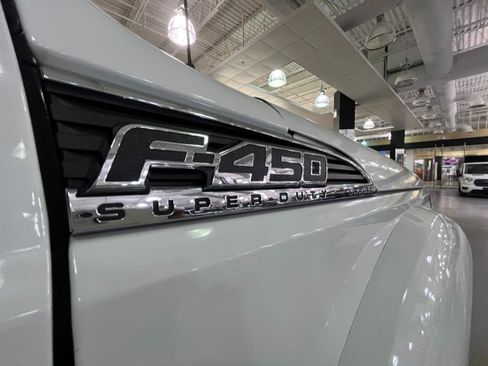 Used 2016 Ford F450 Lariat w/ Lariat Chrome Package image 7