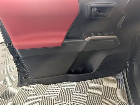 Used 2021 Toyota Tacoma SR5 RWD image 10