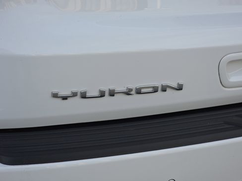 Used 2024 GMC Yukon XL Denali w/ Advanced Technology Package image 55