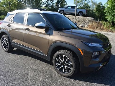 Used 2021 Chevrolet TrailBlazer ACTIV w/ Sun and Liftgate Package AWD/4WD image 10