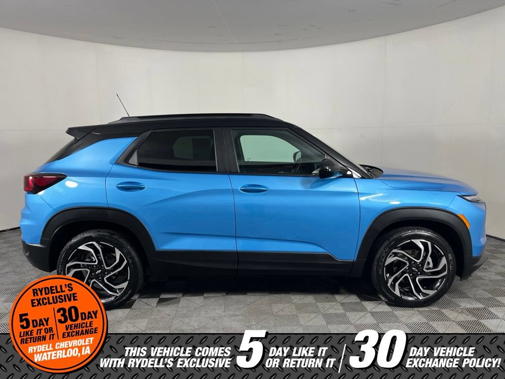 Used 2025 Chevrolet TrailBlazer RS w/ Convenience Package AWD/4WD image 3