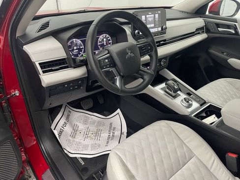 Used 2023 Mitsubishi Outlander SEL image 21