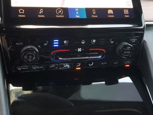 Certified 2023 Jeep Grand Cherokee L Summit w/ Luxury Tech Group V image 35