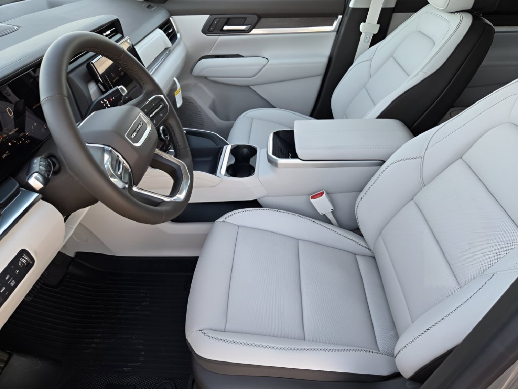 New 2027 GMC Terrain Denali w/ LPO, Black Badging Package AWD/4WD image 10