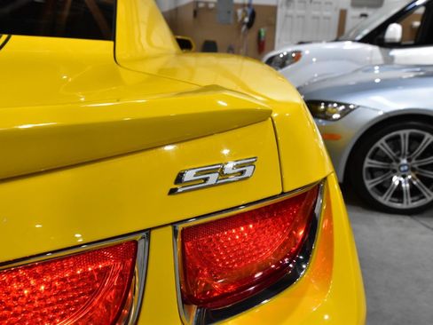 Used 2010 Chevrolet Camaro SS w/ RS Package RWD image 10