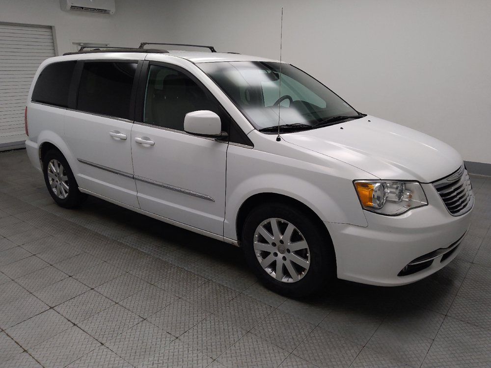 Used 2015 Chrysler Town & Country Touring FWD image 11