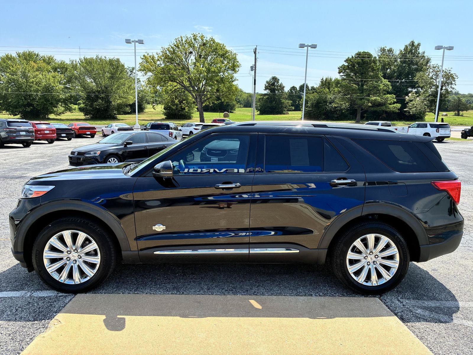 Used 2022 Ford Explorer King Ranch w/ Premium Technology Package AWD/4WD image 5