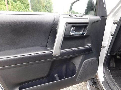 Used 2016 Toyota 4Runner SR5 image 12