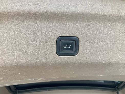 Used 2022 GMC Yukon XL Denali AWD/4WD image 21