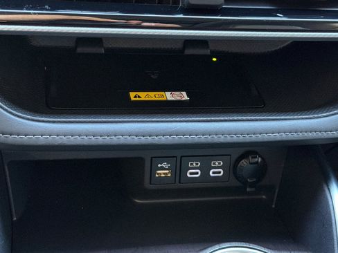 Used 2023 Toyota Highlander Platinum image 19