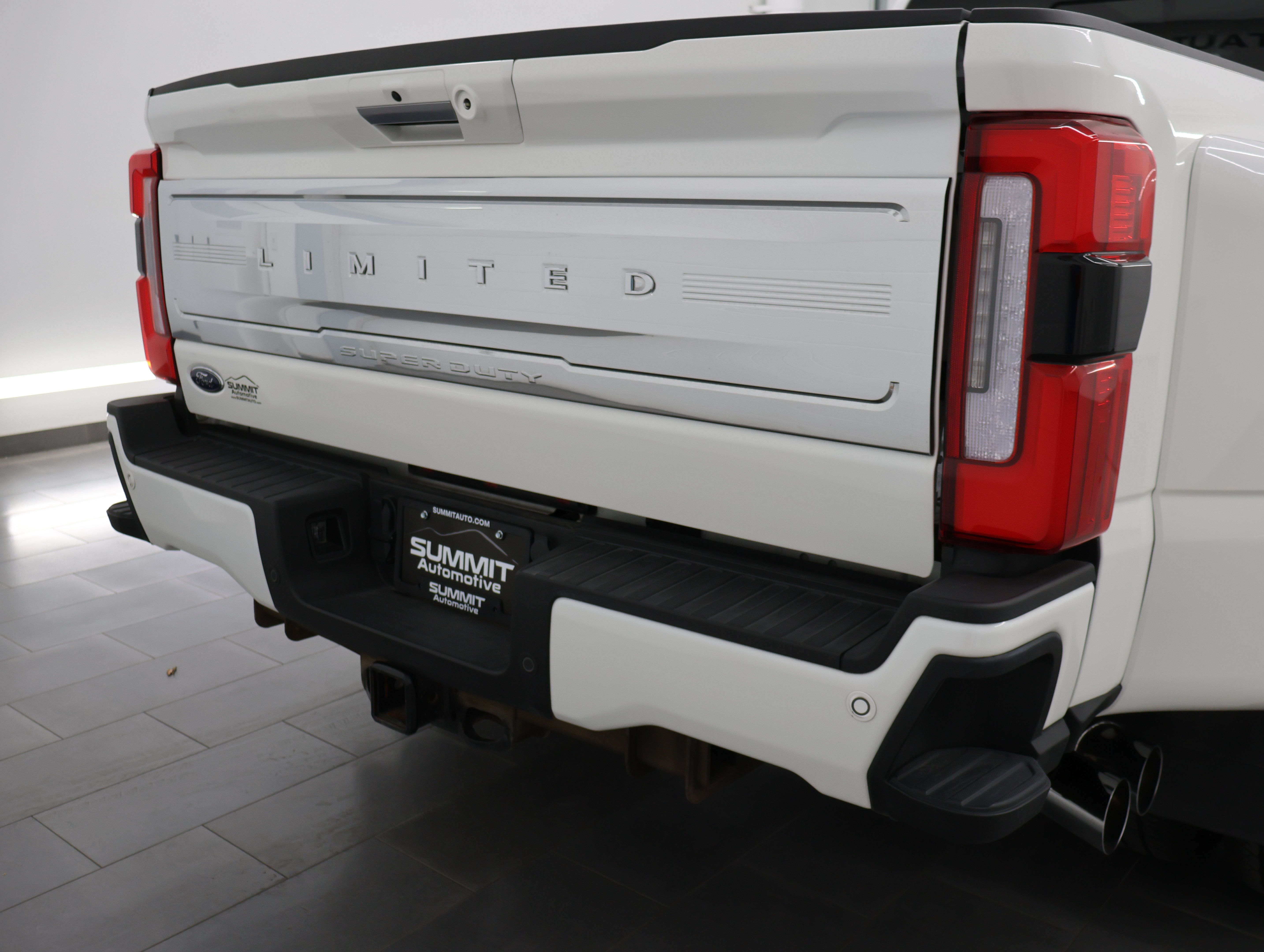 Used 2024 Ford F350 Limited w/ FX4 Off-Road Package AWD/4WD image 32