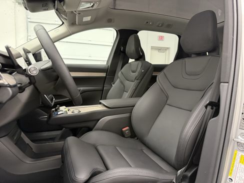 Certified 2025 Volvo EX90 Ultra AWD/4WD image 14