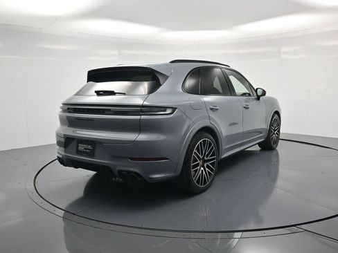 Certified 2024 Porsche Cayenne Turbo AWD/4WD image 37